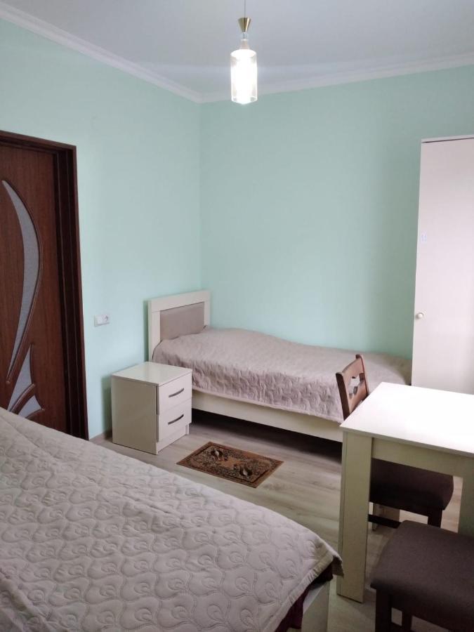 Nunu'S Guesthouse Tskaltubo ภายนอก รูปภาพ