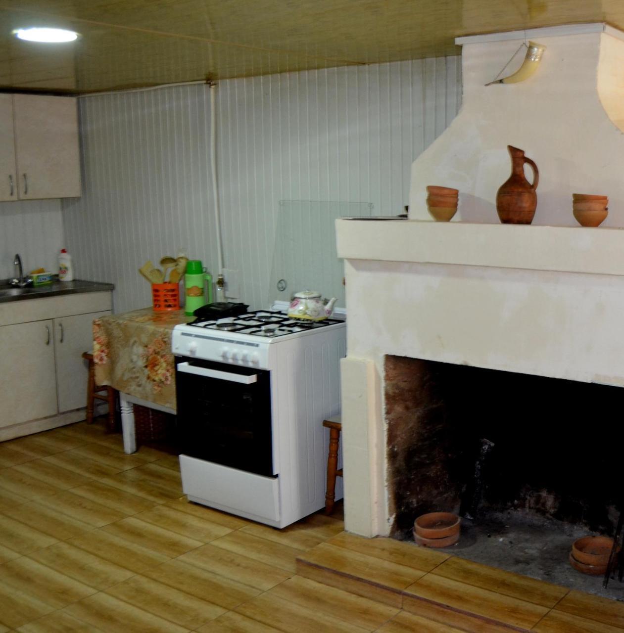 Nunu'S Guesthouse Tskaltubo ภายนอก รูปภาพ