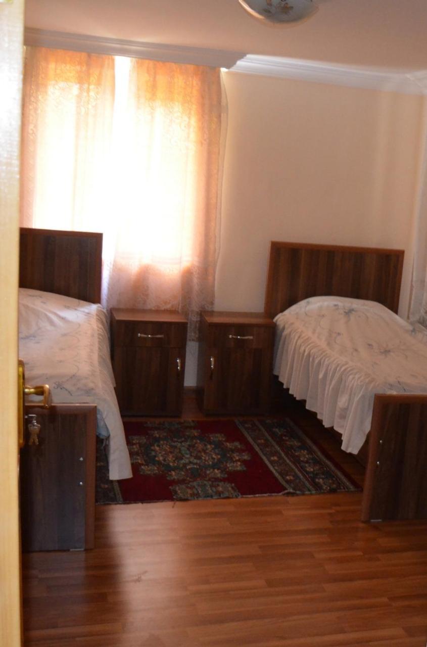 Nunu'S Guesthouse Tskaltubo ภายนอก รูปภาพ