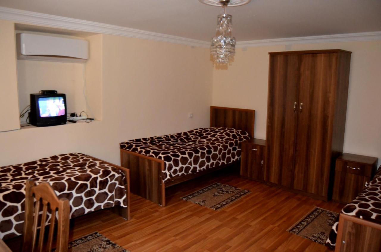 Nunu'S Guesthouse Tskaltubo ภายนอก รูปภาพ
