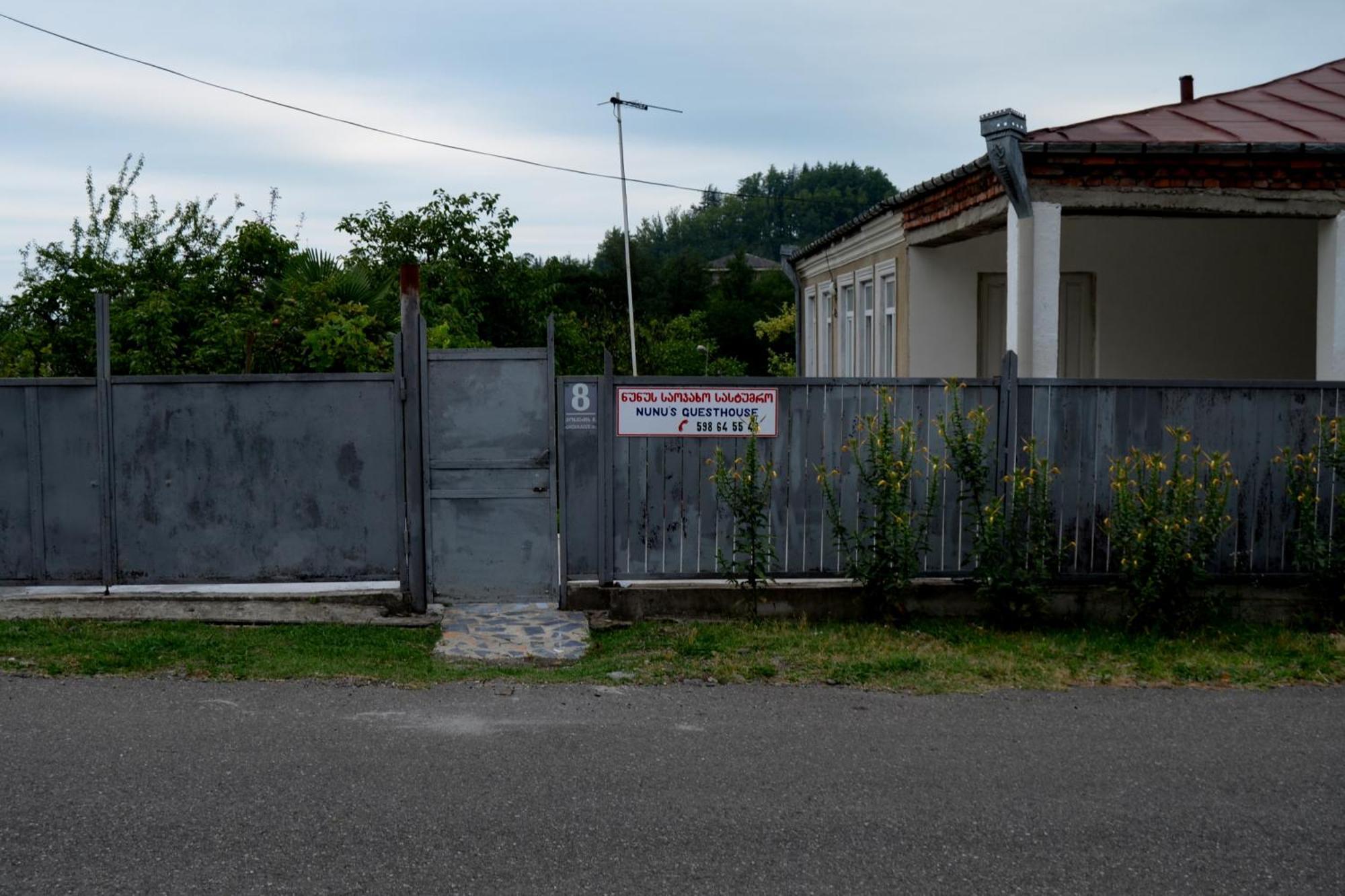 Nunu'S Guesthouse Tskaltubo ภายนอก รูปภาพ