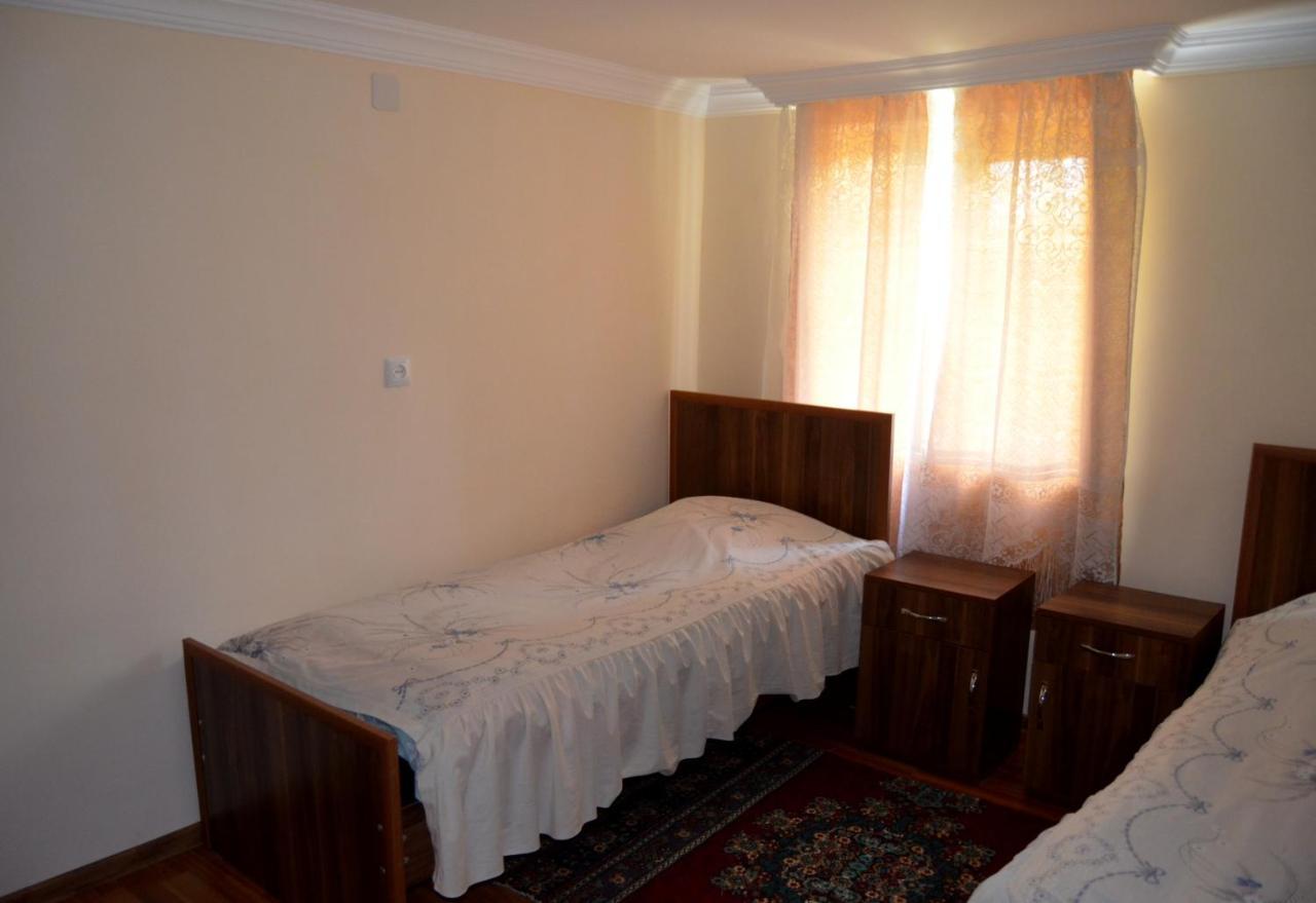 Nunu'S Guesthouse Tskaltubo ภายนอก รูปภาพ