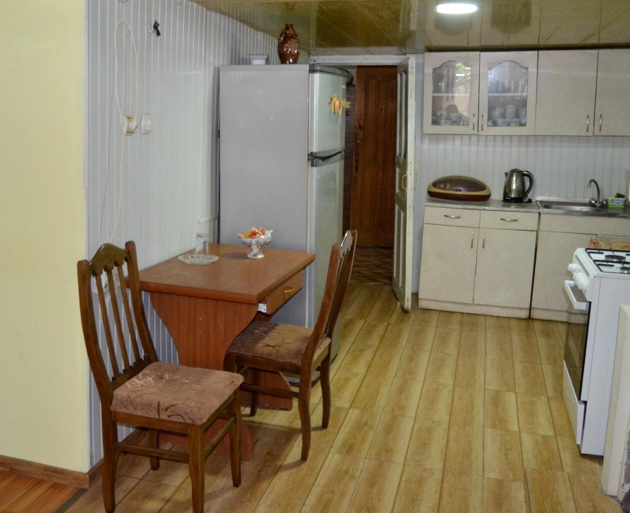 Nunu'S Guesthouse Tskaltubo ภายนอก รูปภาพ